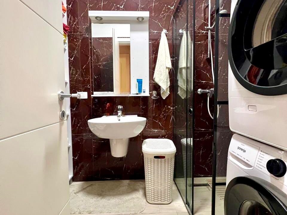 c27c6ba2-b752-445f-b934-566284dacf19