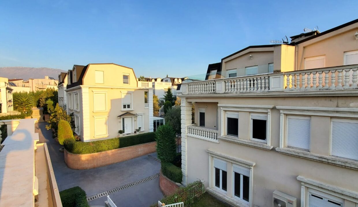 524225062_1302284135239740_2451266419491557649_n - Copy