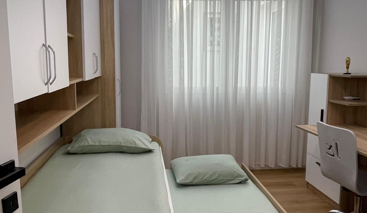 091ffd26-fefd-49b1-a522-5e7d92994799