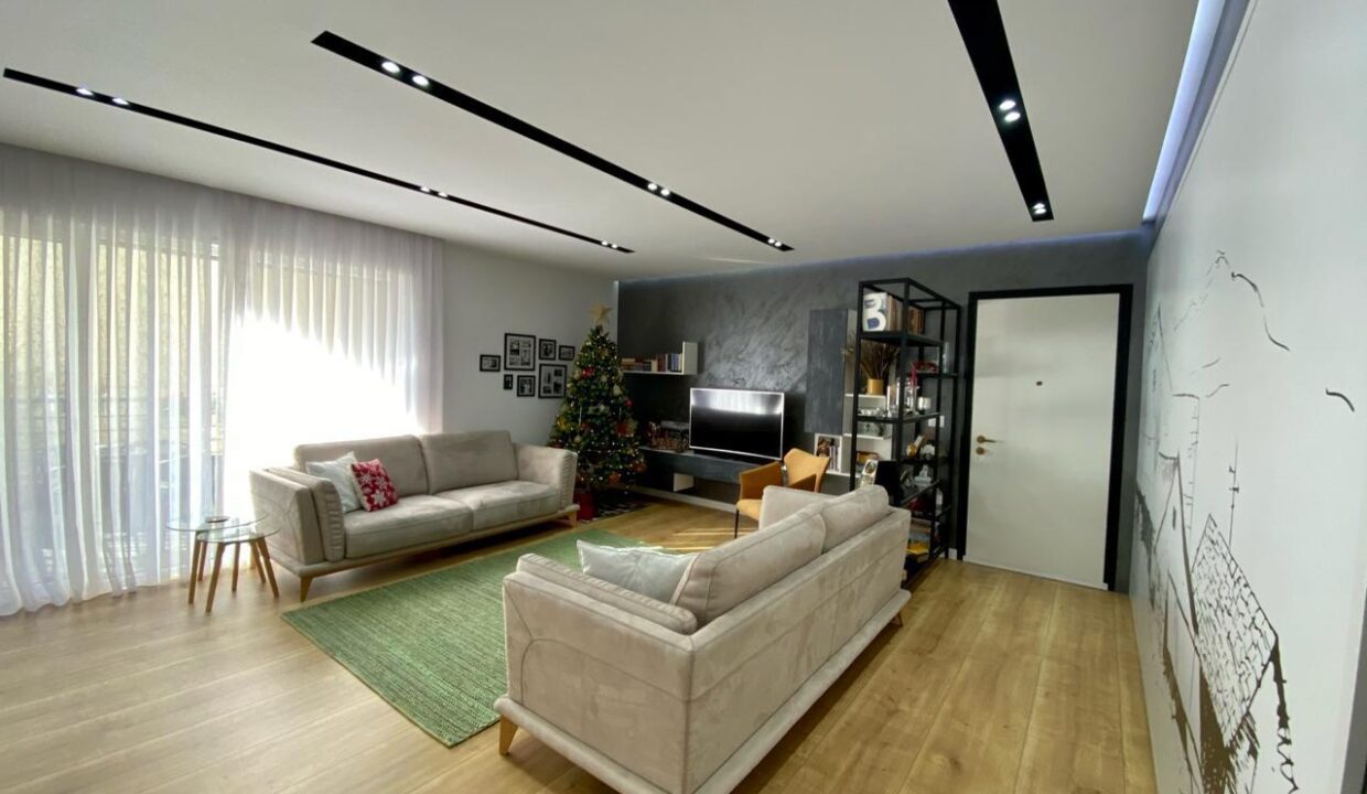 1514ba61-aaef-4f43-b9b2-75c2825d8518