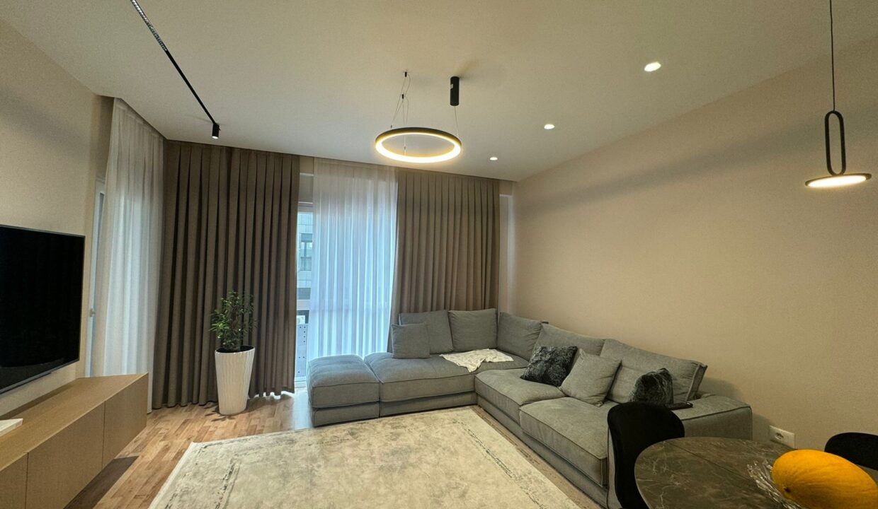 33fd09a1-3bc9-465d-9351-89f7f323a4f1