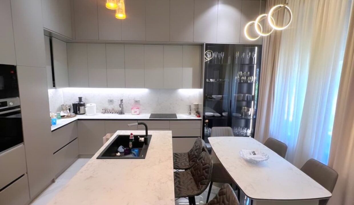 550673816_1356178496516970_673335347573825415_n