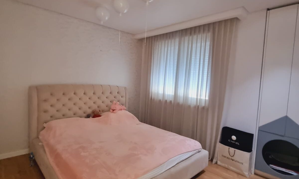 25ff7853-6bcc-43fb-b83c-42ea3c09ea82