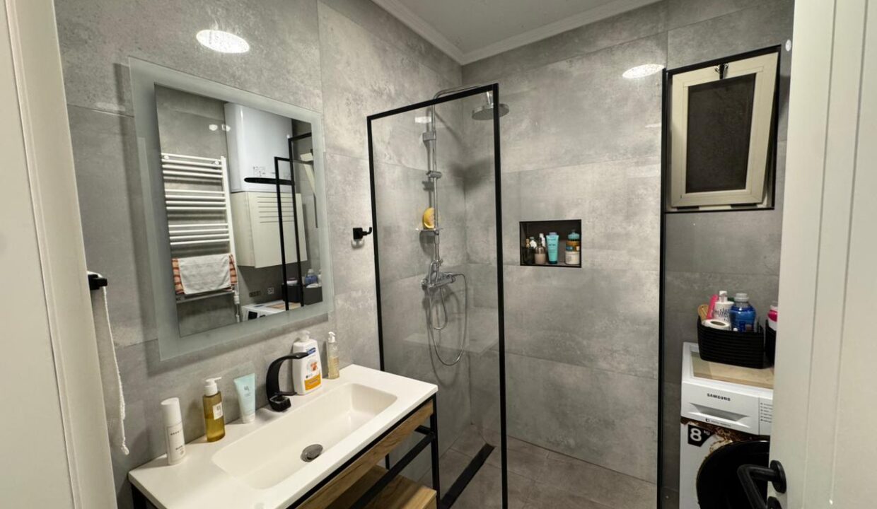 f4b0f623-30e4-45cc-bc43-bdf21ce718bb - Copy