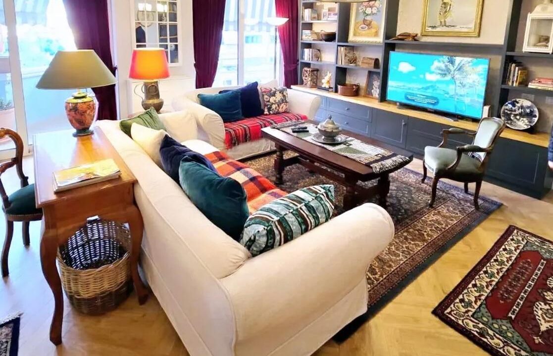 fe76b7cd-0363-4f7f-8e55-356eab0193d3