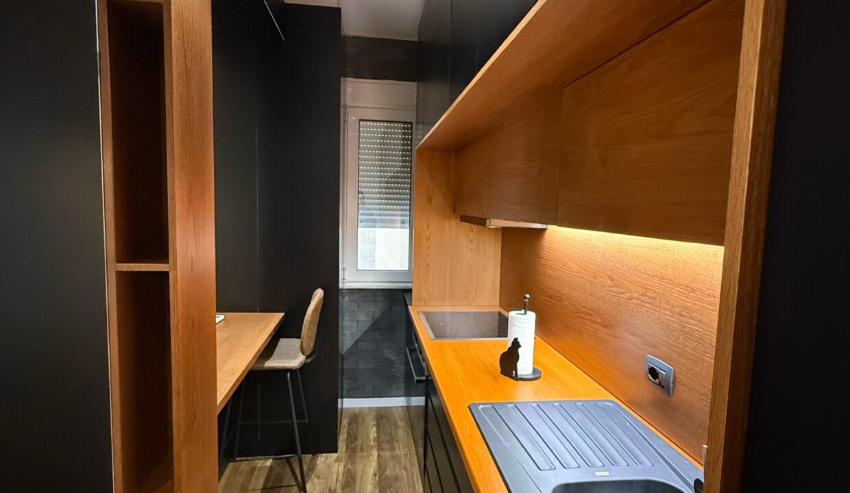 28239624-587c-44e9-a423-2c63e2dc6fec