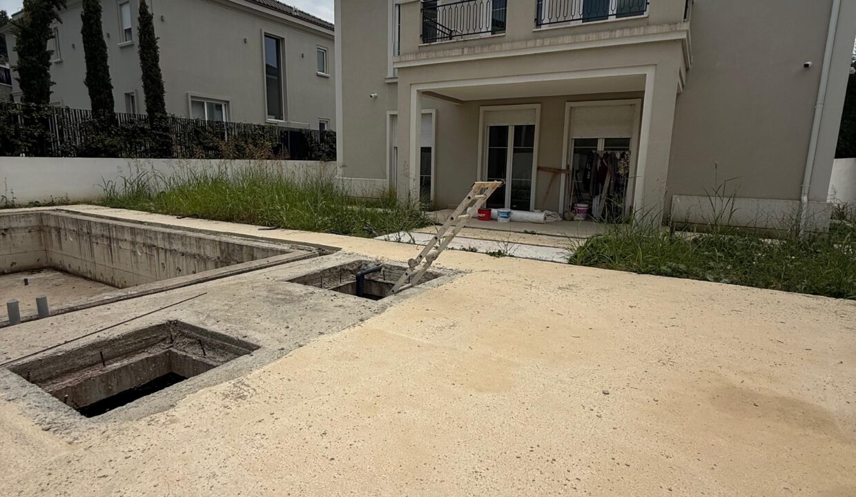 37a25311-4d87-4f92-a716-cb2458d7e7c1