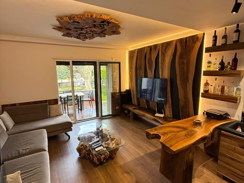 b4a4b6f9-33bc-41e3-8902-08944fa6a129