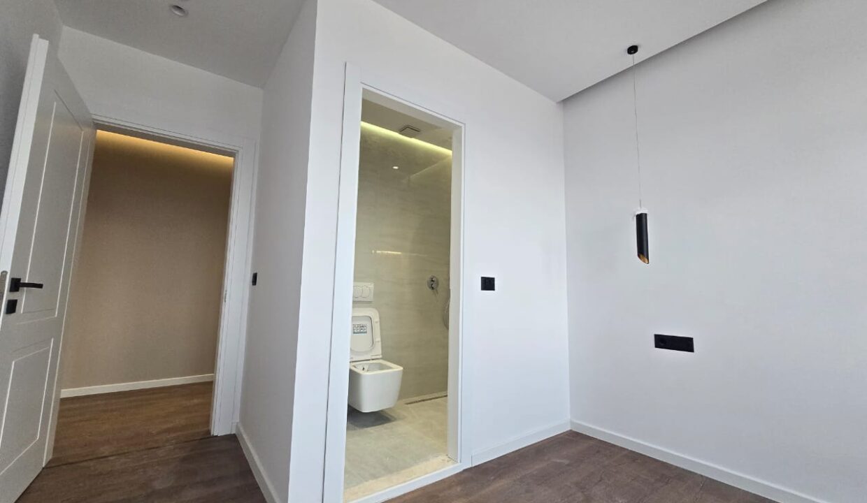 023c8b97-3c9f-444c-83c0-ba4cddce4a2e