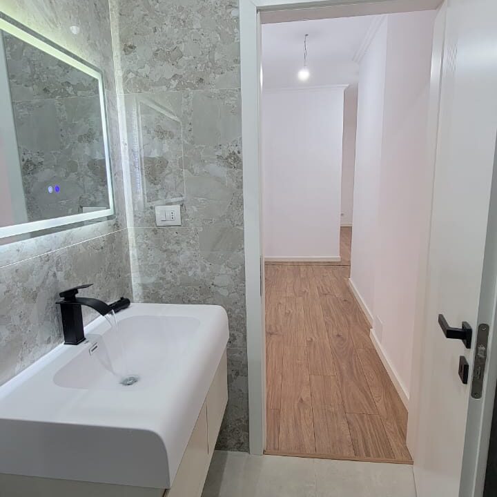 1d18d5f7-643a-4972-8f8c-9d0432609e12