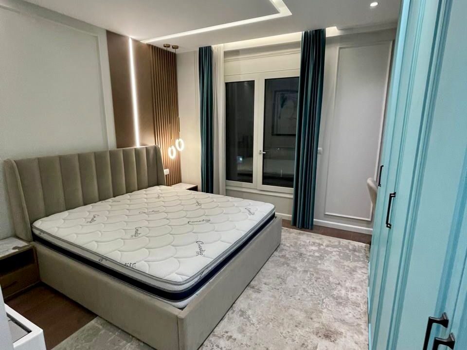 c0e43e5b-e7dd-4cab-80ab-011776124275