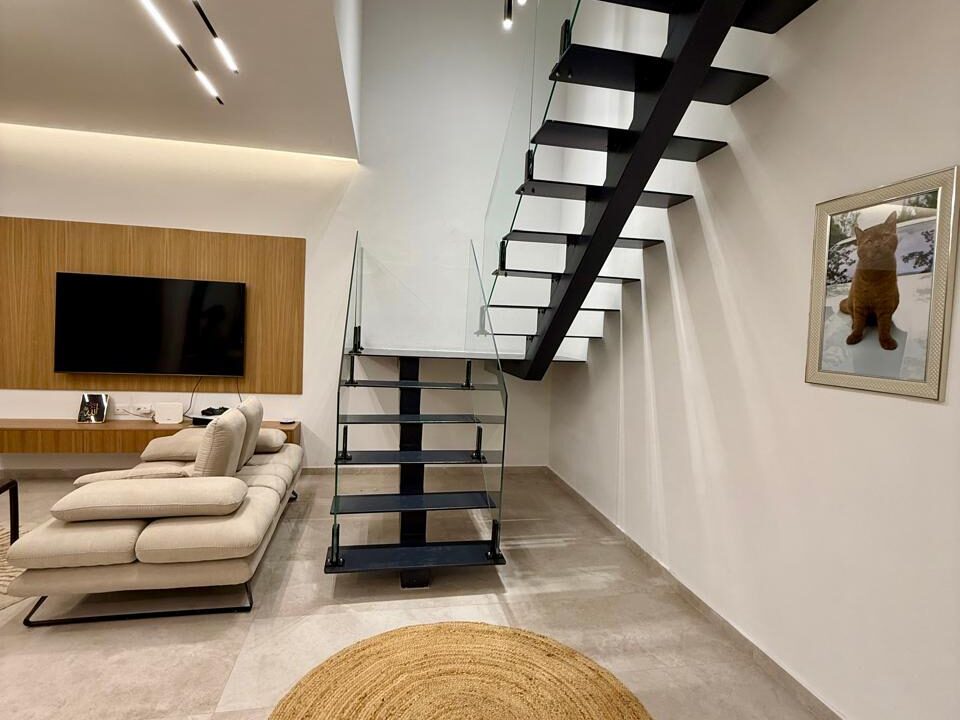 d8e8ebe3-854b-4e5b-abc1-538c9934ca8a