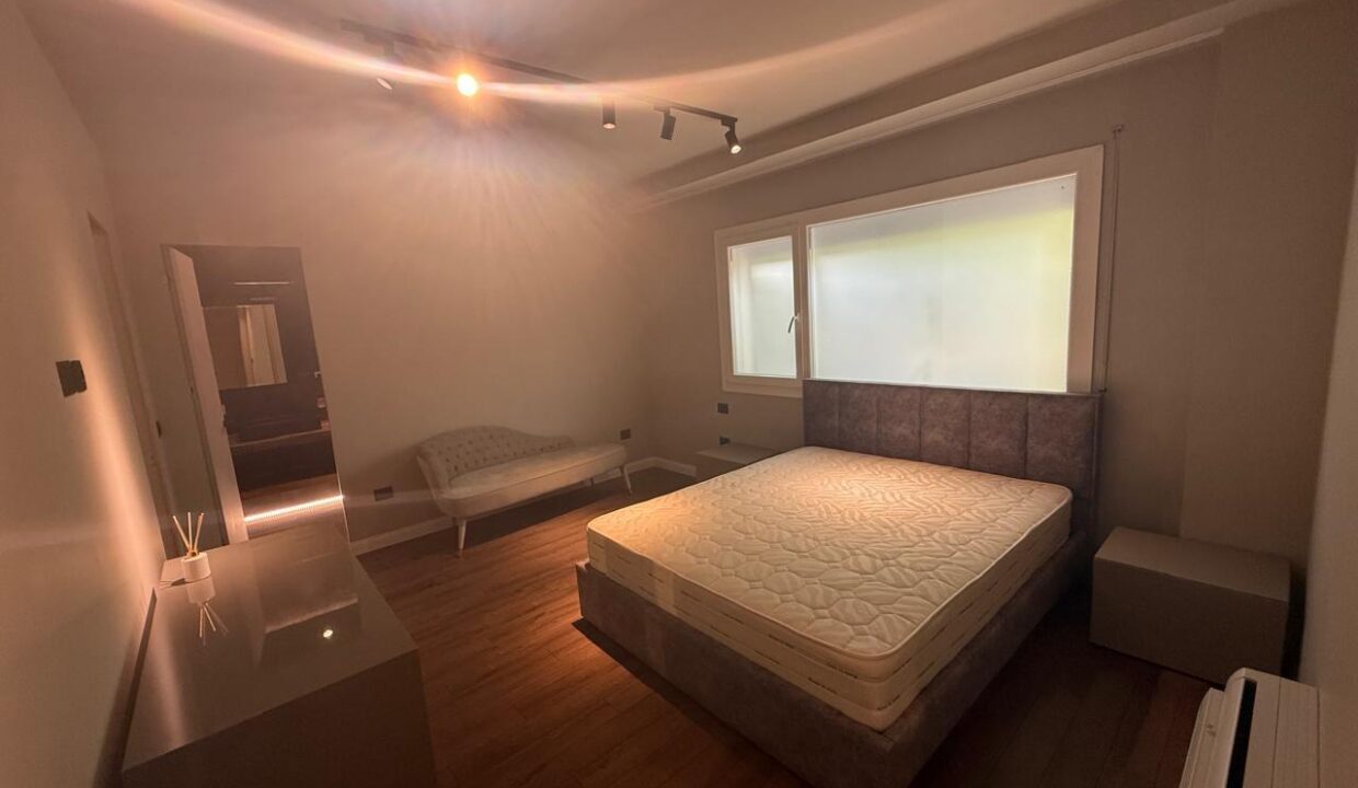 e70e00f8-7209-4063-893e-c1d155b67252